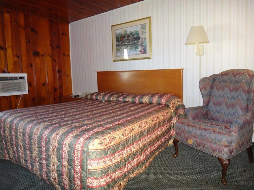 Pine Ridge Motel Dodgeville Extérieur photo
